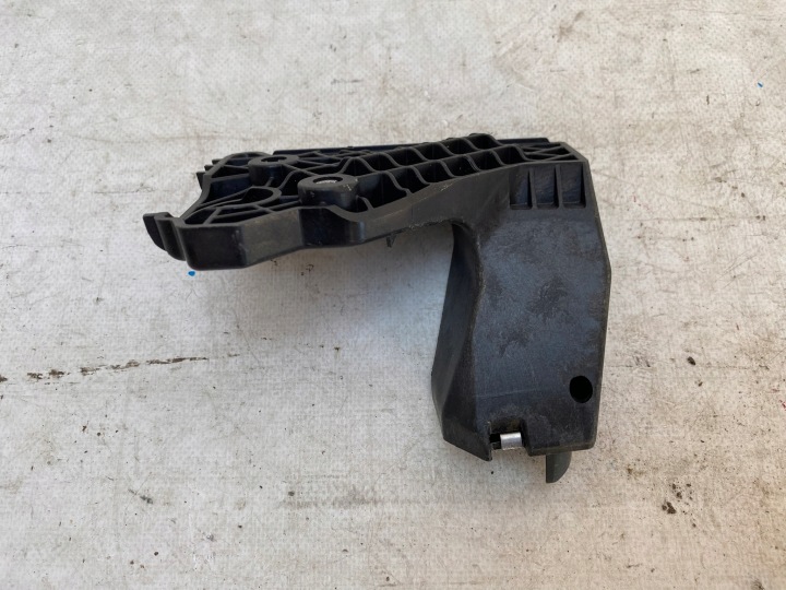 SKODA KAROQ 17- Poignée Support Support plaque Feux phare Gauche Avant 57A804593