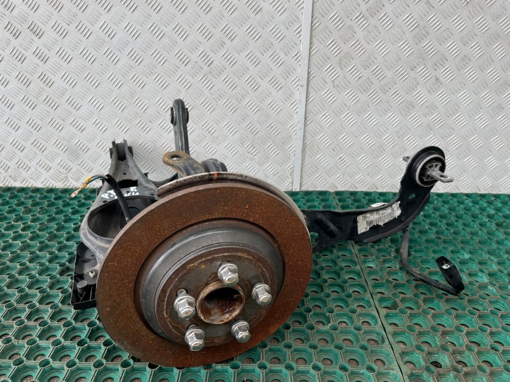 FORD FOCUS MK4 18-22 otoč ramena zavesenie pravé zadné zadok KOMPLET