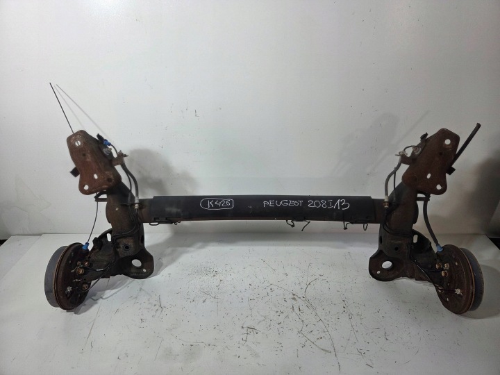 Peugeot 208 und Achsträger hinten (K426)