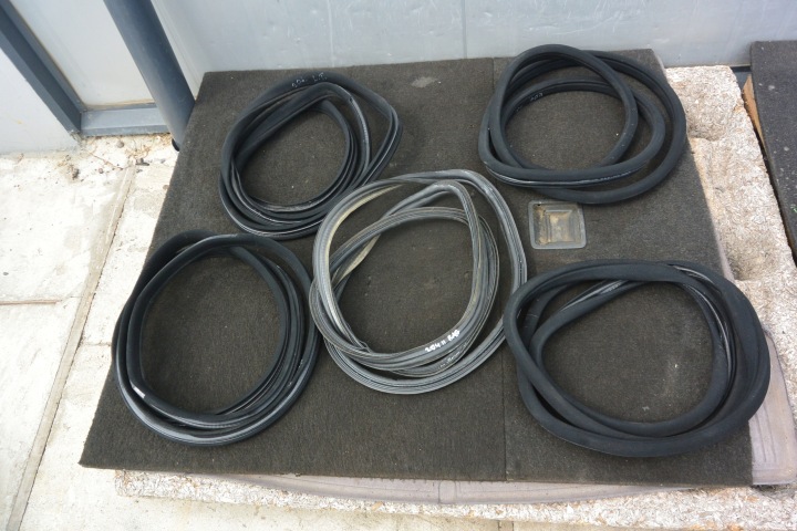 JOINT PORTIÈRE PORTE COFFRE HAYON KPL MERCEDES W204 BERLINE