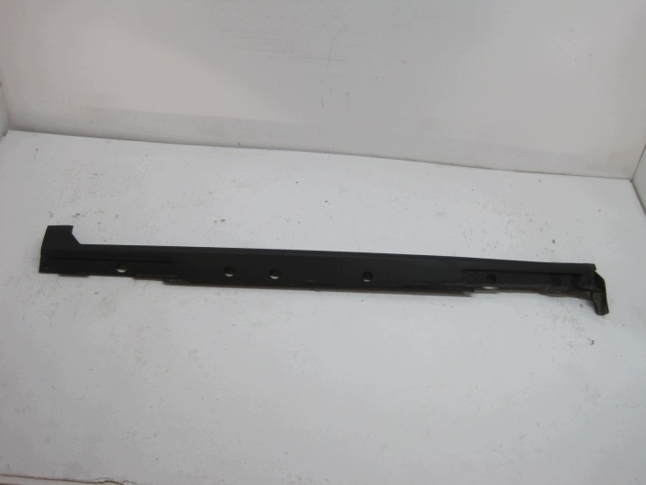 couverture moulage seuil TOYOTA YARIS CROSS gauche