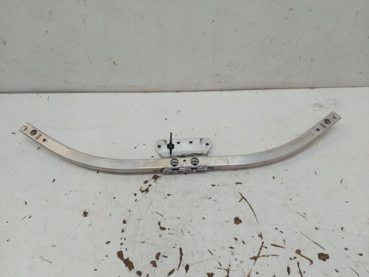 Porsche Taycan Cross Turismo spreize Halter Halter Stütze 9j1805475
