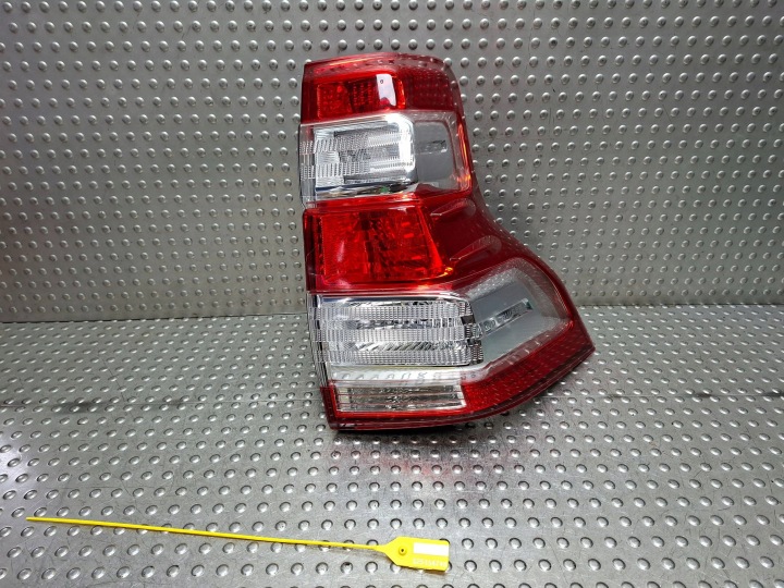 Licht heck rechts TOYOTA LAND CRUISER 150 LIFT 13- EU