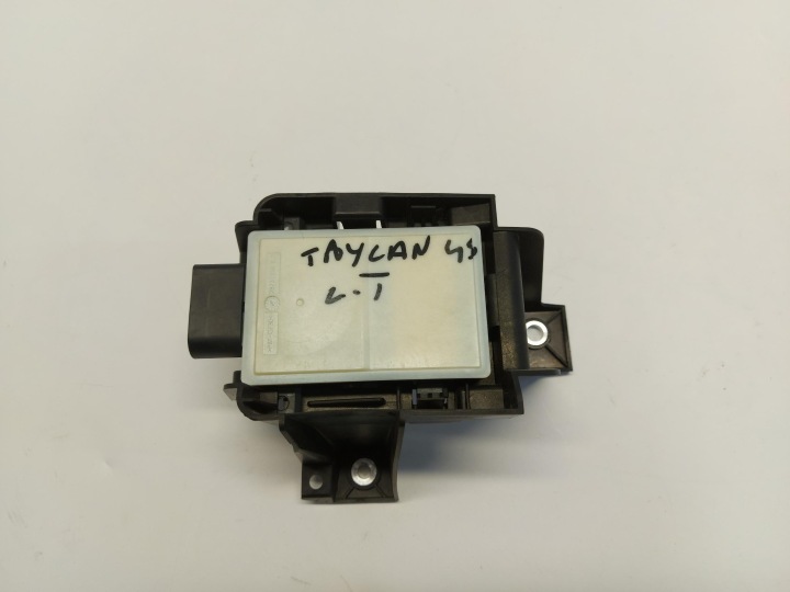 Porsche Taycan 4S 9J1 2022r asystent promjene veznog lima ruchu lijevi stražnji dio 4n0907566
