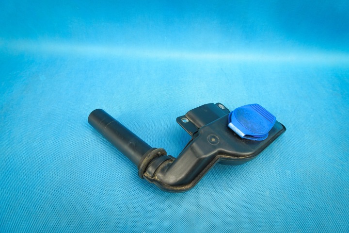 Wlew of gas washers Audi Q5 SQ5 8R Lift 8R0955452A