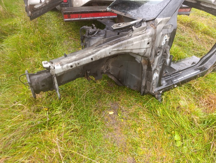 quarto LONGHERONE sinistra Anteriore Anteriore volvo v50 019-26
