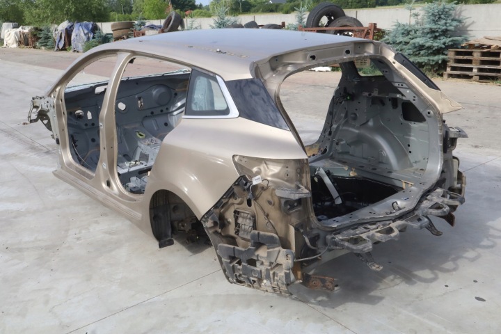 RENAULT MEGANE IV TEHNP 7