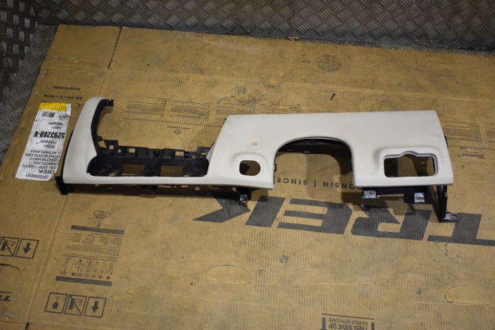IDEALNA cover plato below KONSOLE MERCEDES W167 MACCHIATO BEIGE 1