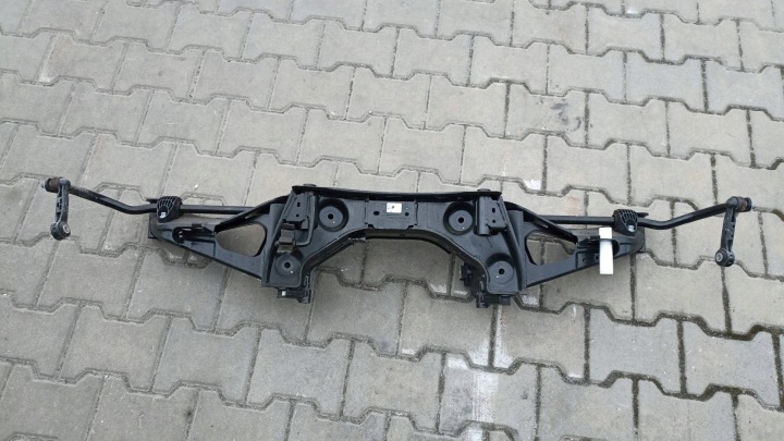 BMW 2 F44 Renfort pare choc Essieu arrière 6883011 STABILIZATOR 6888447 M235i