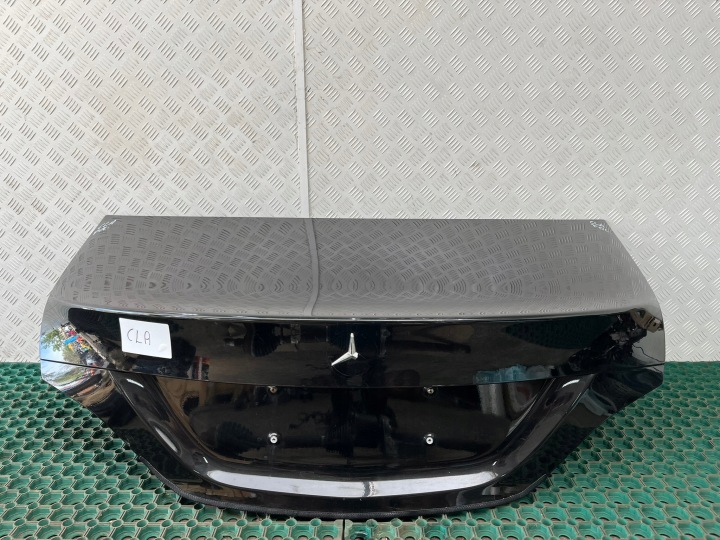 MERCEDES CLA W117 Sedan 13-19 Heckklappe Kofferraum Farbe 696 NACHTSCHWARZ