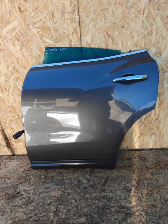 Tür komplet links hinten links heck MASERATI LEVANTE Farbe 571 2018 ROK