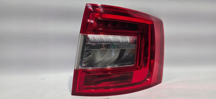světlo pravý záď LED SKODA OCTAVIA III LIFT KOMBI originál EUROPA 5E9945096B