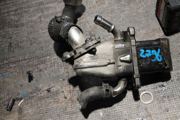 2796. Radiatore gas scarico usato EGR VOLVO 32240785
