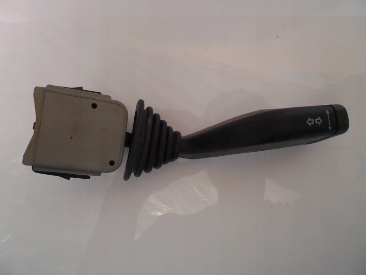 Bouton Indicateurs de direction OPEL 90221174