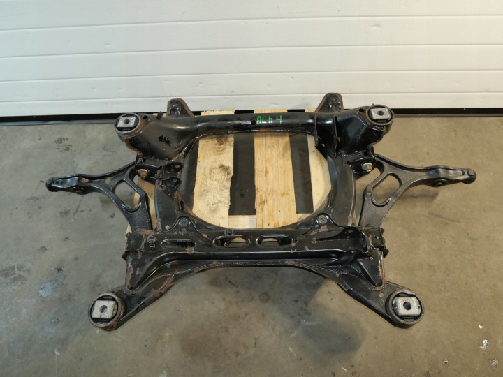 VW TOUAREG e 7L RINFORZO PARAURTI Ponte assale LAWA 7L0499309