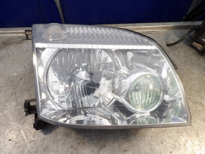Nissan X-Trail T30 light front right