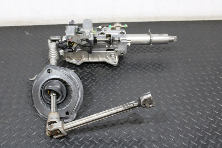 Colonne direction occasion Pièce MASERATI LEVANTE M161 6700339440