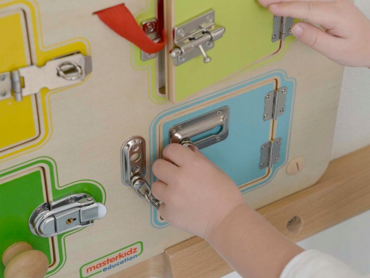 TABLICA MANIPULACYJNA ZAMKI DO DRZWI MASTERKIDZ Materiał drewno