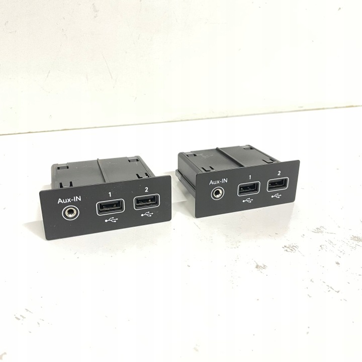 RENAULT CAPTUR II CLIO V ZLACZE USB 280231553R