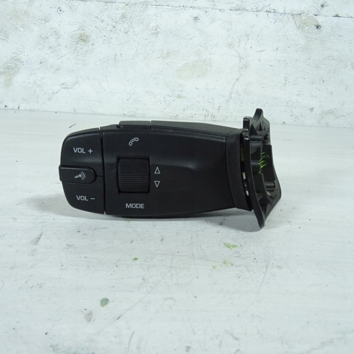 SEAT IBIZA IV Commandes Contrôle RADIEM 6J0959441R