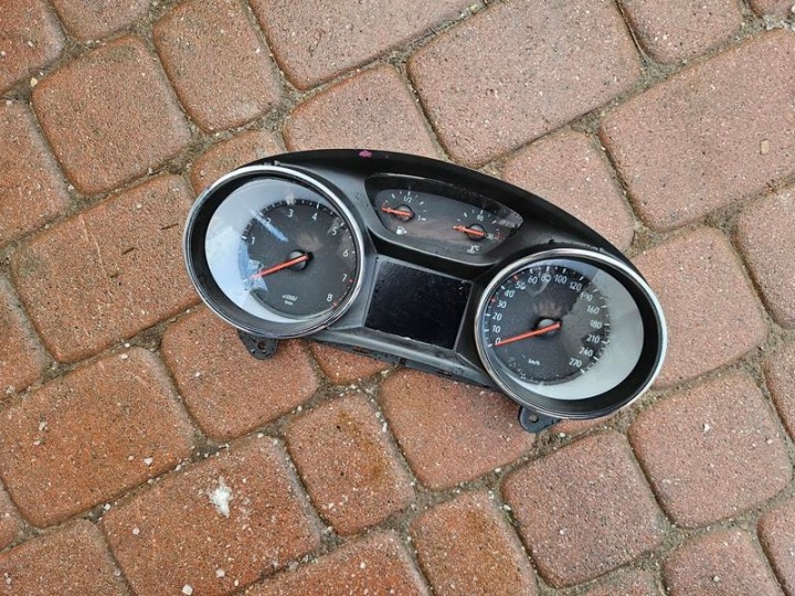 Instruments tachymètre compte tours EUROPA 1.4T Essence Opel Astra K V 39187106