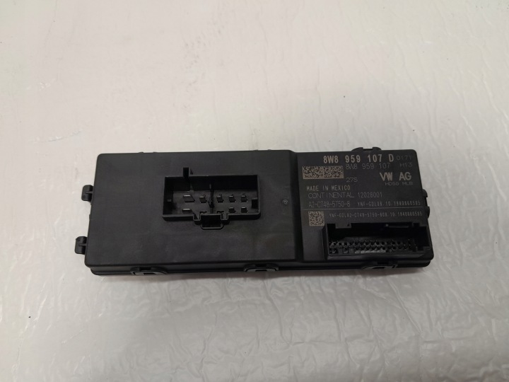 AUDI Q5 80A Bedienteil modul OTWIERANIA heckklappe Kofferraum 8W8959107D
