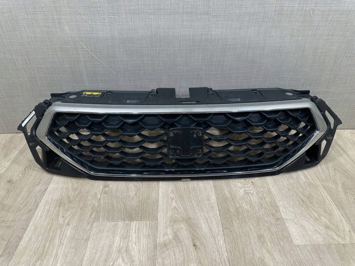 SEAT ATECA LIFT 2020- maska maska chladiča CHROM 575853654M