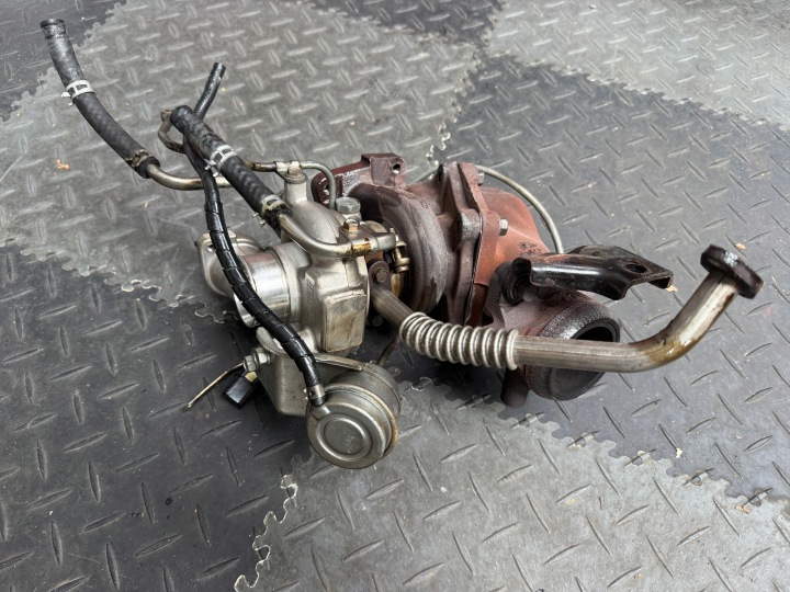 Turbos Mitsubishi Outlander 2.0 201 hp 1515A012 1515A011 49189-04300 9