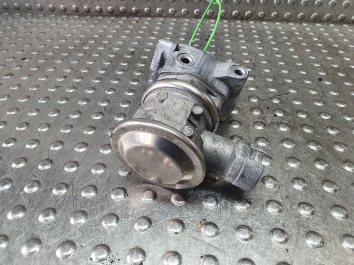 EGR valve 06A131351F VW GOLF V A3 8P OCTAVIA II ALTEA LEON II 1.6 MPI