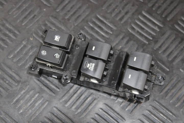 levers control of the window door left front 3C1490-1310 HYUNDAI TUCSON 3