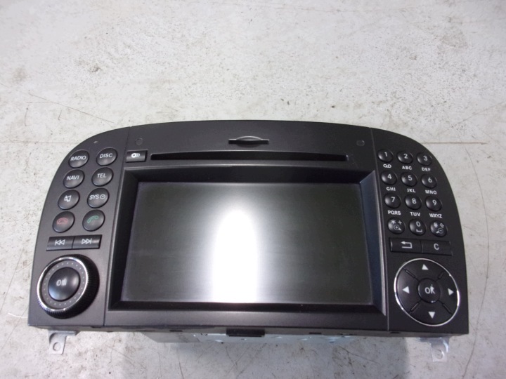 MERCEDES R230 SL 230 SL 500 LIFT RADIO NAVI COMAND A2309061300
