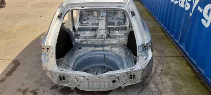 Toyota Corolla E21 Kombi posteriore Supporto LAMIERATO POSTERIORE Coppa 1J6 (1J6)