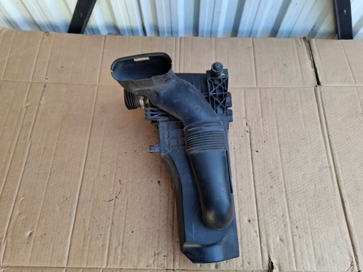 cover of a filter, air FORD FIESTA MK7 1,6 D