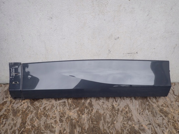moulding for door right rear. right rear part VW VOLKSWAGEN TAYRON R41 57N854950A