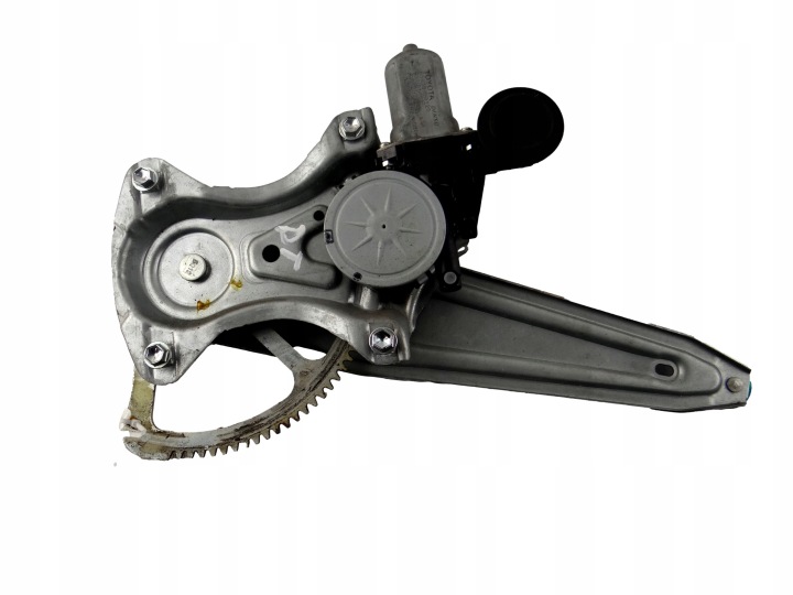 mechanism engine of wipers right rear part TOYOTA YARIS 973581-101