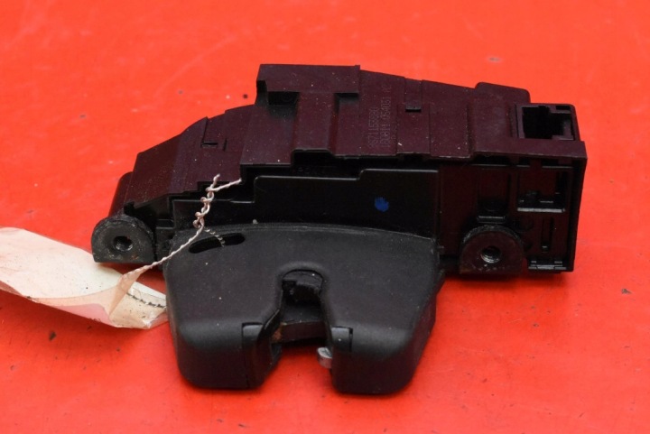 de la Serrure du capot Arrière Porte coffre hayon 9671153680 PEUGEOT 308 1 et T7 5D HB LIFT 11-15