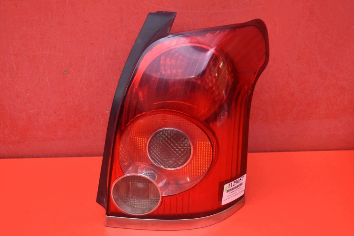 Licht rechts heck hinten 35-114 TOYOTA AVENSIS II T25 KOMBI 02-06