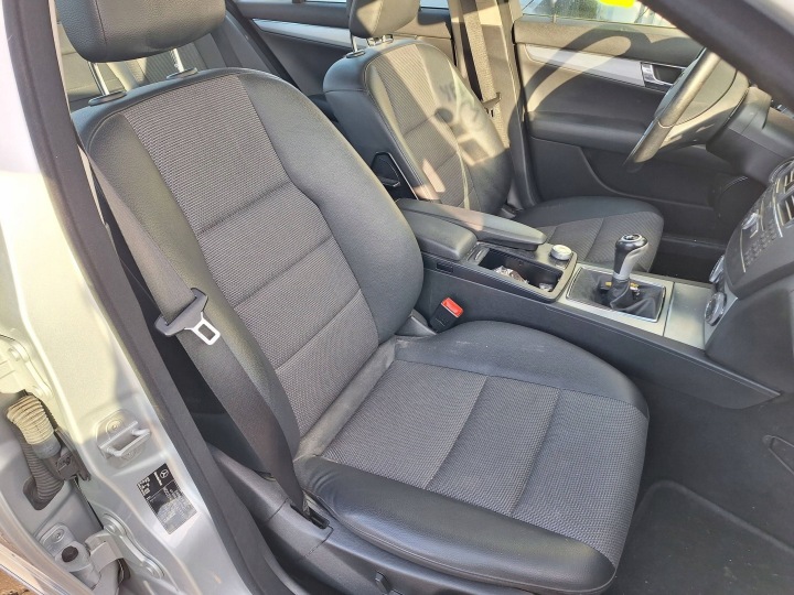 MERCEDES C-KLASA W204 204 SEDAN KOMPLET SIEDZEN sedačky polokoža čierne