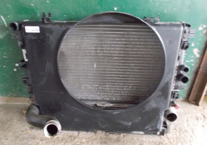 MERCEDES VITO W639 2.2 CDI 11R Radiatore motore usato radiatore intercooler