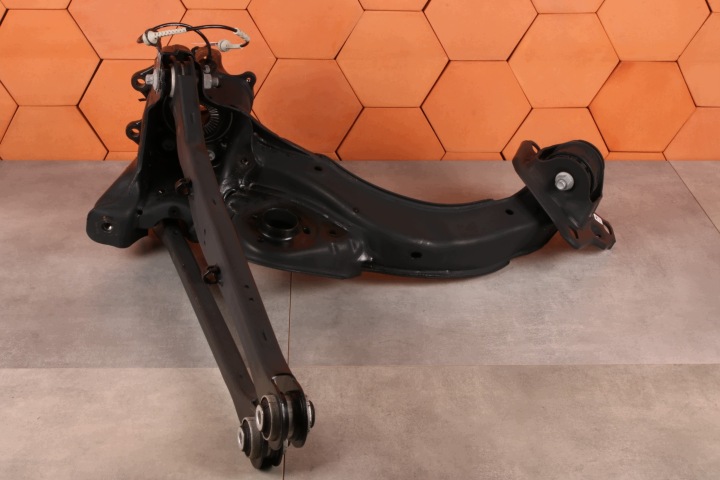 BMW X1 U11 X2 U10 otoč ramene čepu levá zadní záď XDRIVE 6894209