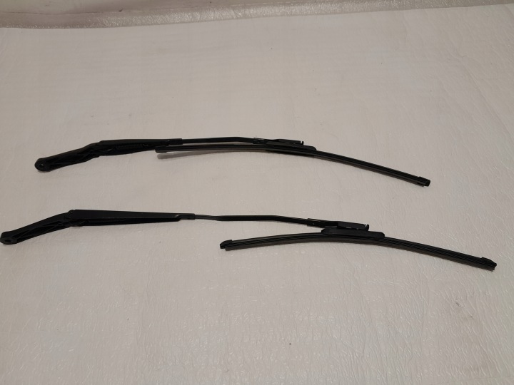 AUDI Q5 80A wiper arms 80B955408 80B955407