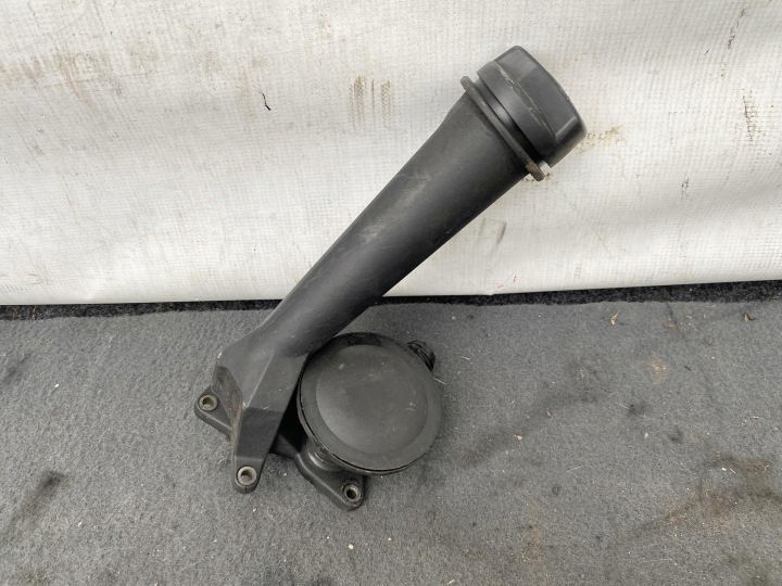 VW TRANSPORTER T4 2.5 TDI 96- WLEW oil cup WRAZ Z ODMA 074115308B