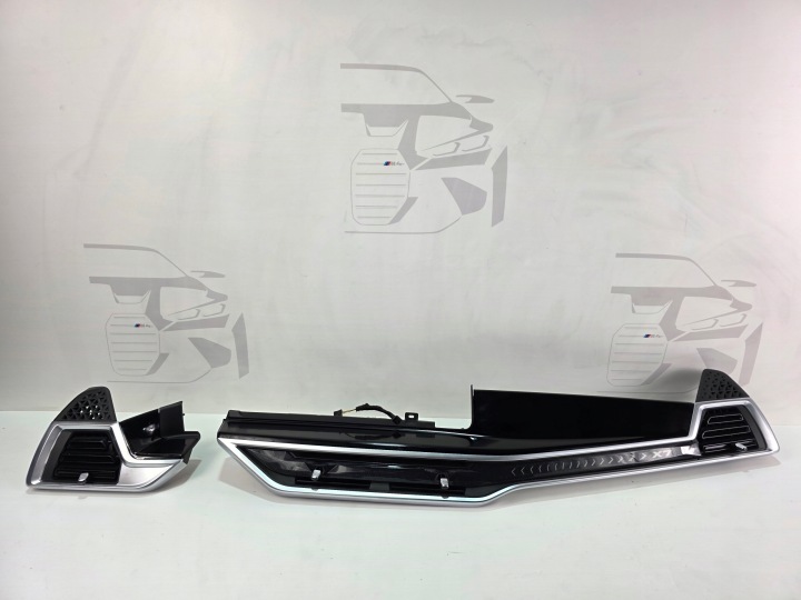 DEKOR of the dashboard consoles PIANO PAINT BLACK BMW X7 G07 LCI
