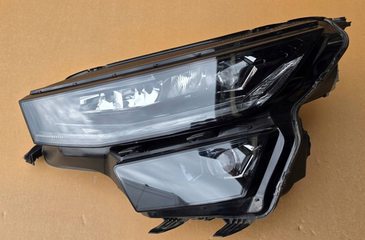 Skoda Kodiaq und Licht vorne links po liftingu 2021-2024 facelift