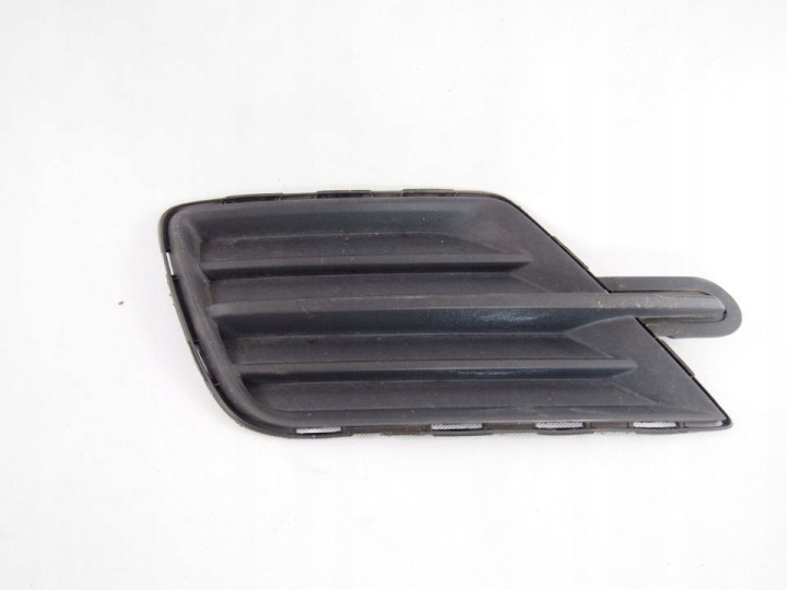 Volkswagen Caddy Grill Lüftungsgitter links Stoßstange lakierowany 15r