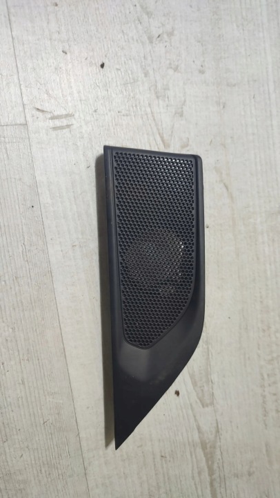 Peugeot 508 II 22r 1.2 rear part side right covering of the speaker