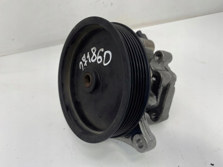 Mercedes E 200 CGI 1,8 W212 Pompe direction assistée A0064666801