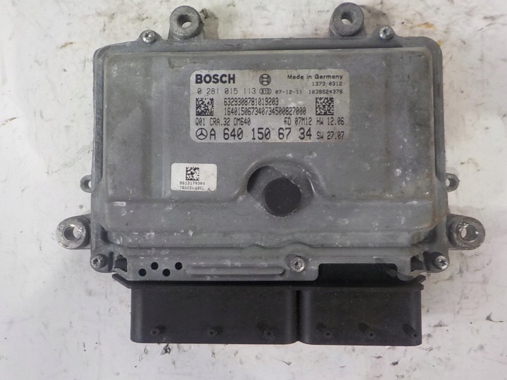 MERCEDES Computer Bedienteil 0281015113 A6401506734