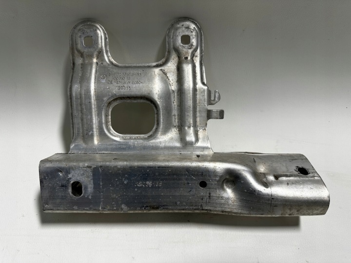 BMW F20 F21 F30 HALTER STOSSSTANGENFÜHRUNG RECHTS VORNE 51117266194