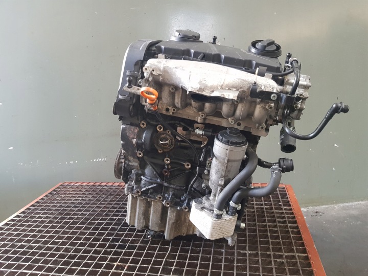engine DIESEL- pillar AUDI A4 B7 2.0 TDI BLB BRE 140 KM